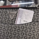 Ví cầm tay Guess– VN CO1222 GUESS 1103